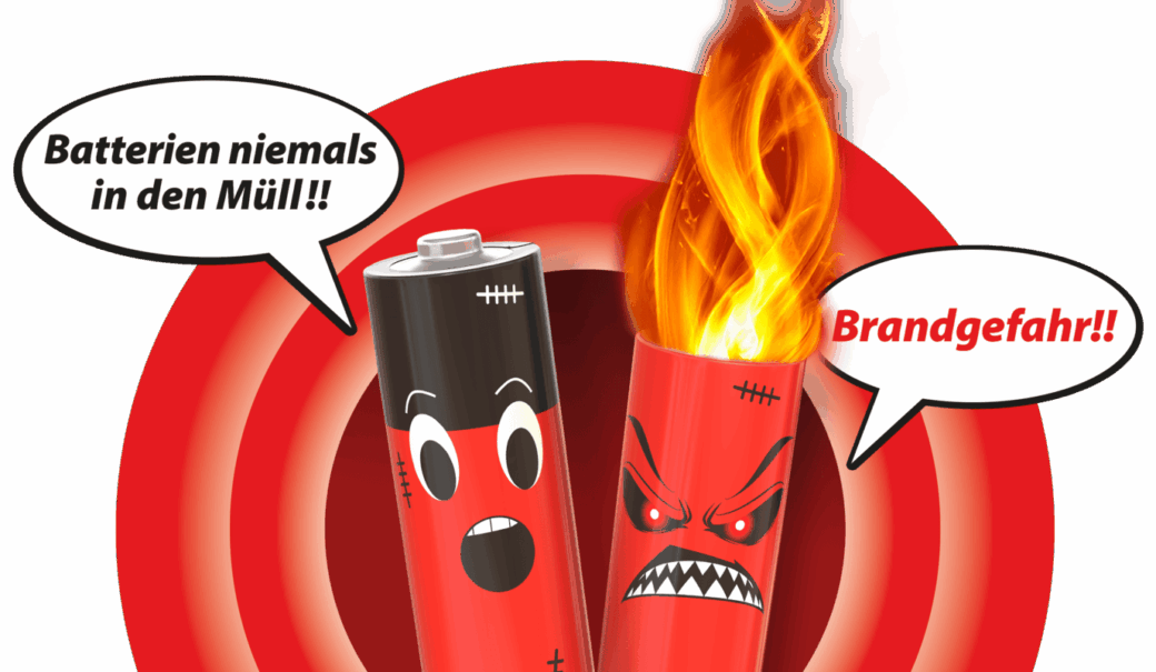 Eine Batterie mit comicartigem Gesicht sagt in einer Sprechblase "Batterien niemals in den Müll". Eine Batterie mit einer Flamme oben und Horrorgesicht sagt in erin Sprechblase "Brandgefahr"